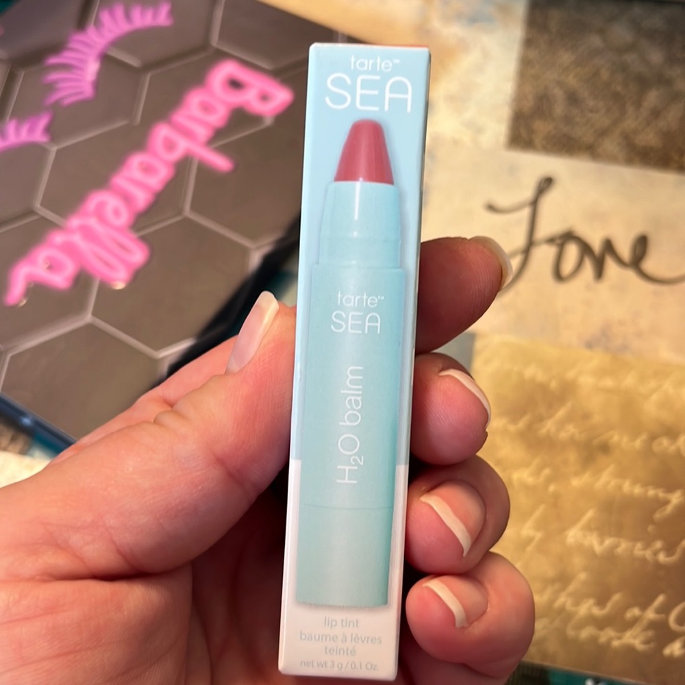 tarte SEA H20 balm lip tint -Color: “just breathe”